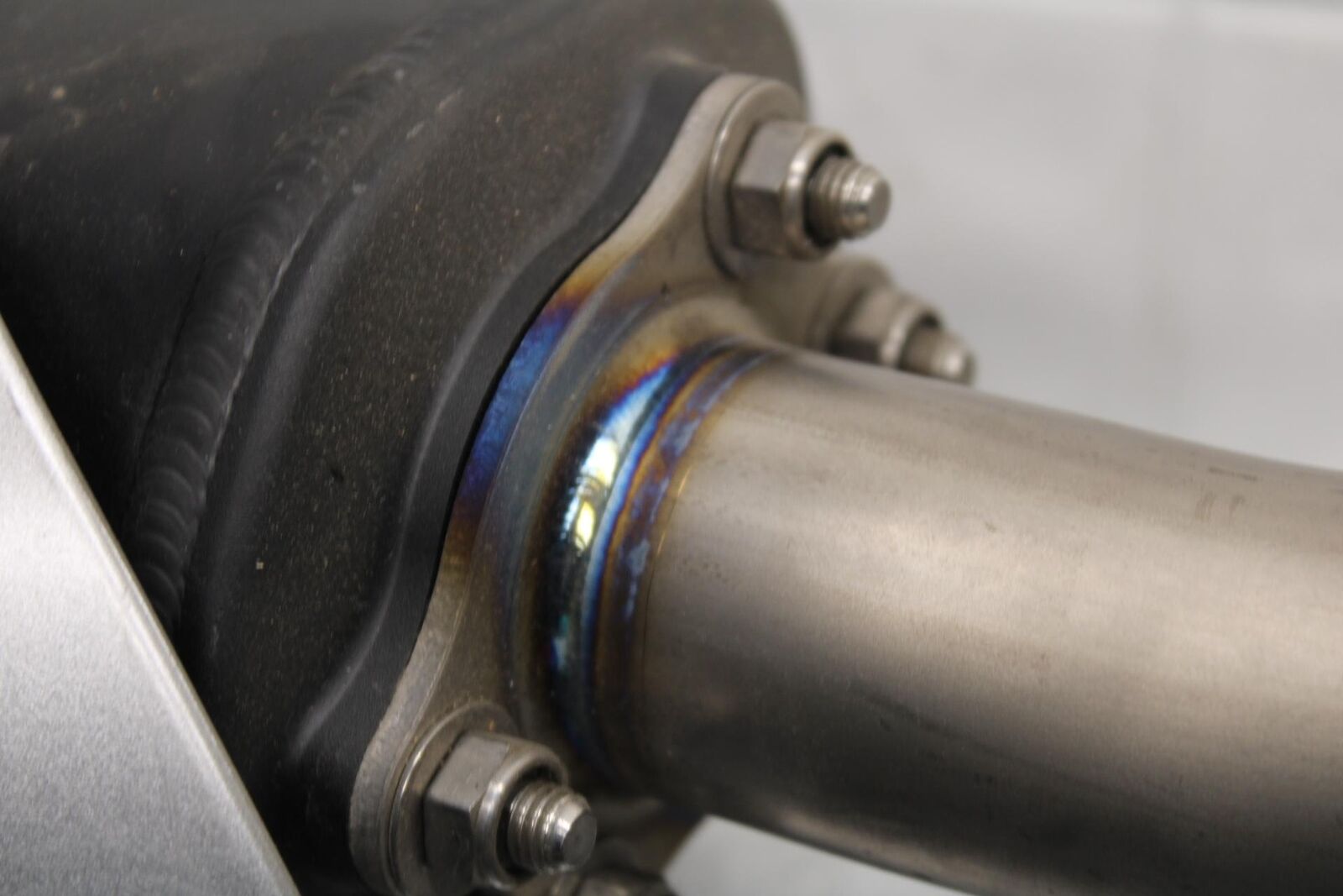 2006 Kawasaki Ninja ZX10R EXHAUST PIPE MUFFLER SLIP ON CAN SILENCER BB581