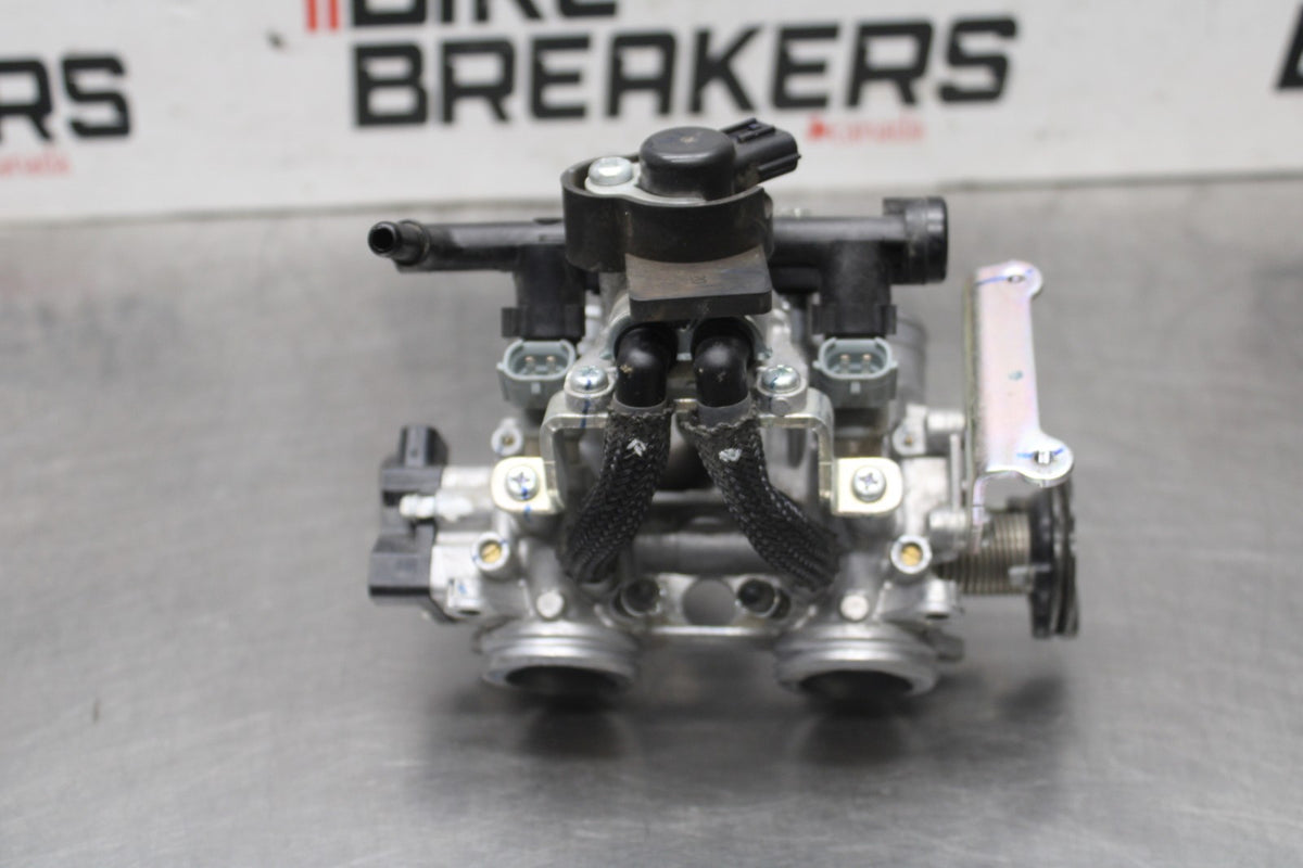 19-24 YAMAHA R3 MAIN FUEL INJECTORS / THROTTLE BODIES BB942
