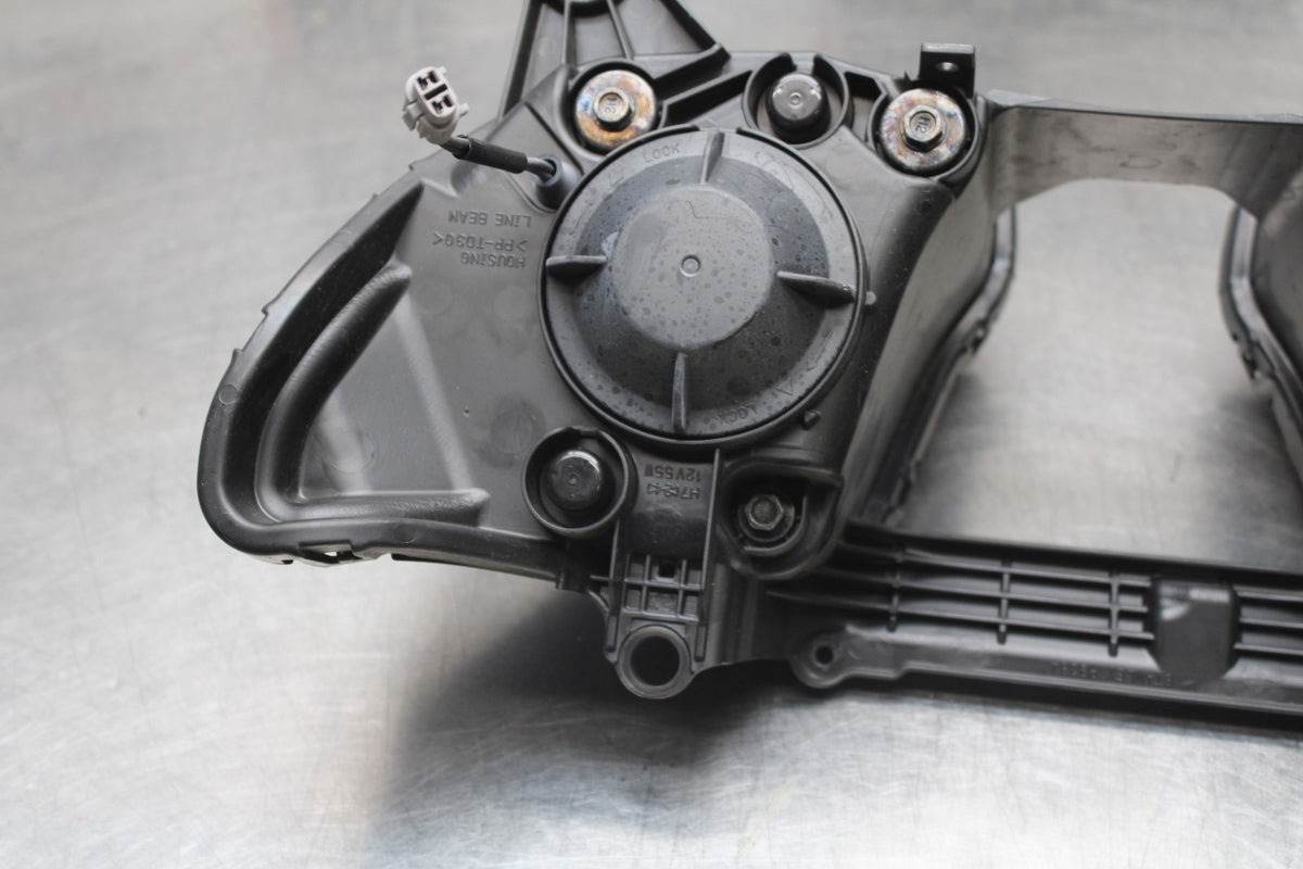 18 KAWASAKI NINJA ZX10R FRONT HEADLIGHT HEAD LIGHT LAMP BB840