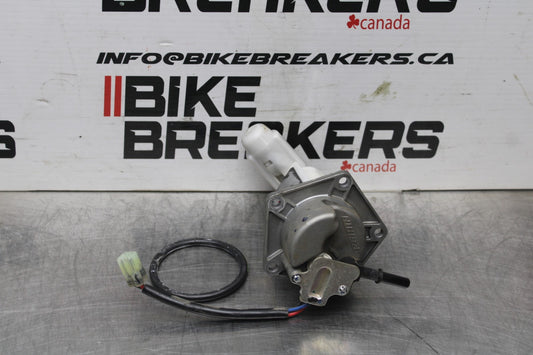 07 KAWASAKI NINJA 650 EX650 FUEL PUMP GAS PETROL SENDER UNIT BB844