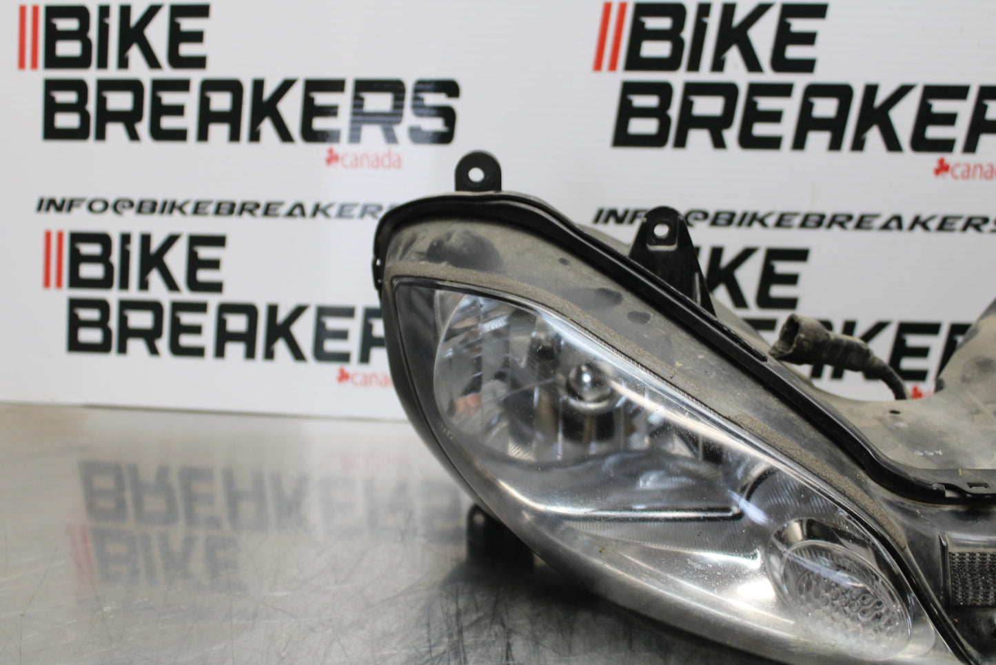 04-05 KAWASAKI NINJA ZX10R FRONT HEADLIGHT HEAD LIGHT LAMP BB163