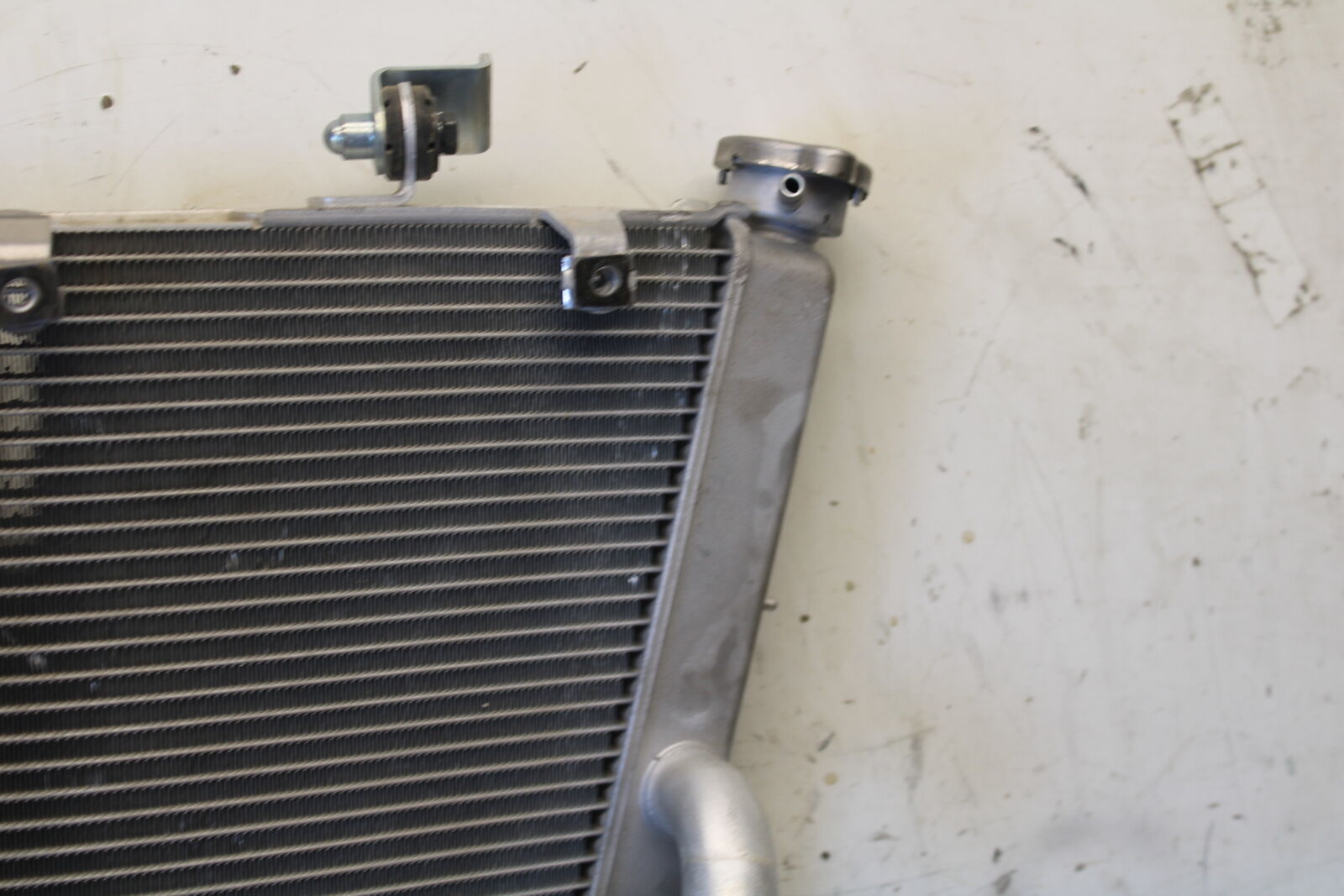 11-24 SUZUKI GSXR750 ENGINE RADIATOR MOTOR COOLER COOLING RADIATER  BB687