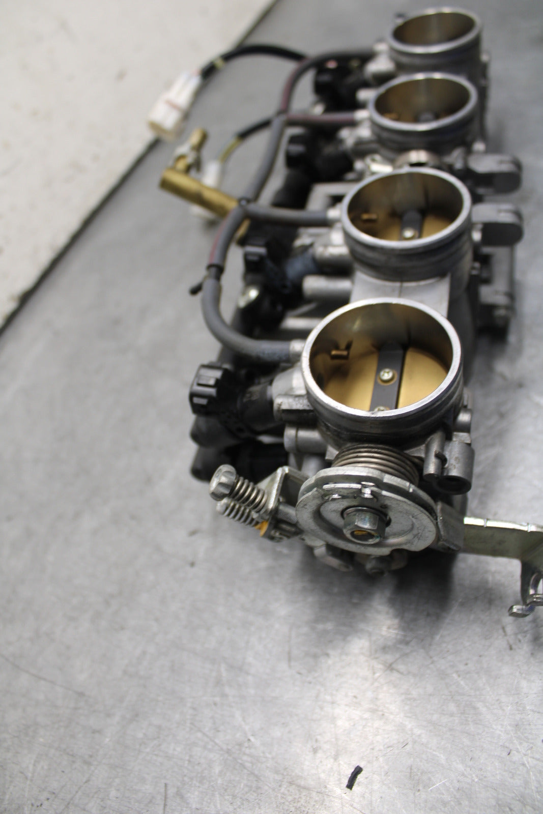 05-06 SUZUKI GSXR1000 MAIN FUEL INJECTORS / THROTTLE BODIES 13405-41G00 BB677