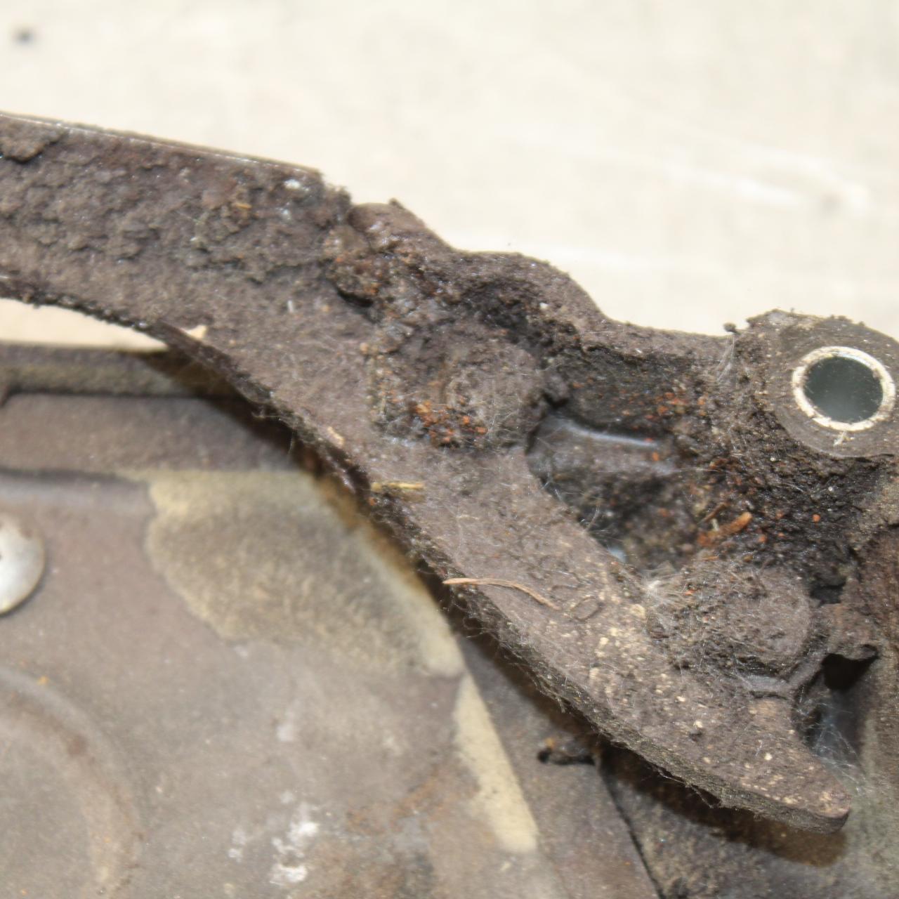 21 KAWASAKI NINJA ZX6R ENGINE SPROCKET COVER BB647