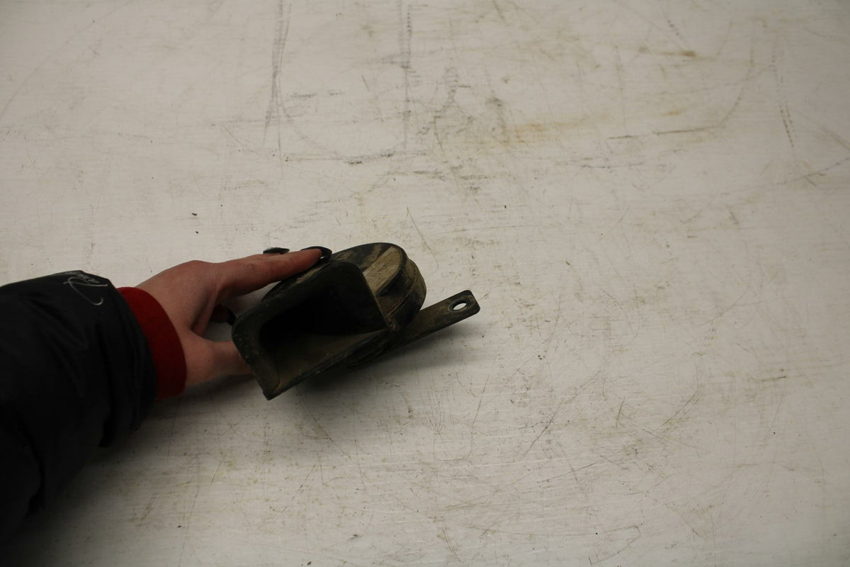 05-07 HONDA VTX1800F2 HORN SIGNAL BB351