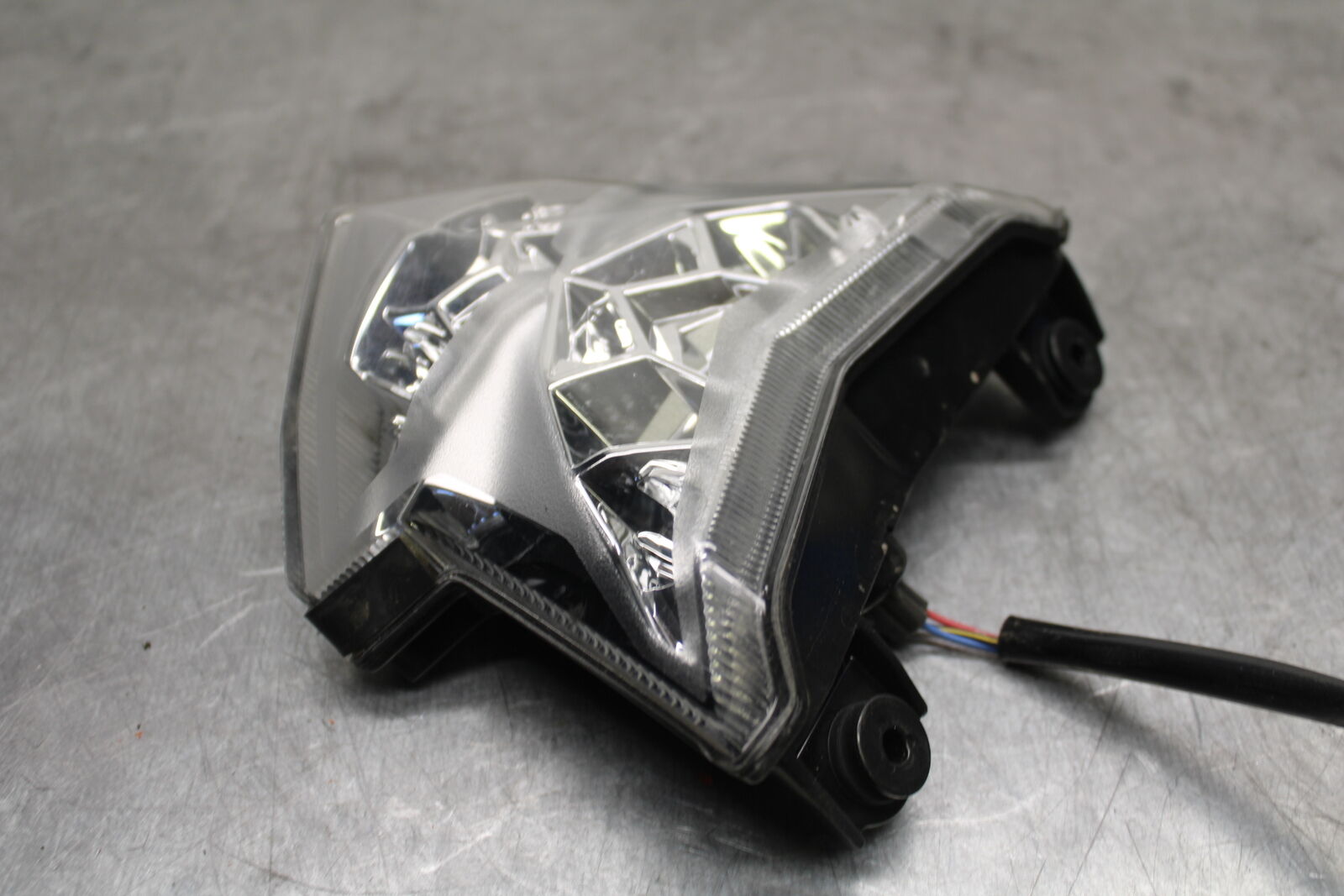 18-24 KAWASAKI NINJA 650 REAR TAIL TAILLIGHT BACK BRAKE LIGHT BB725