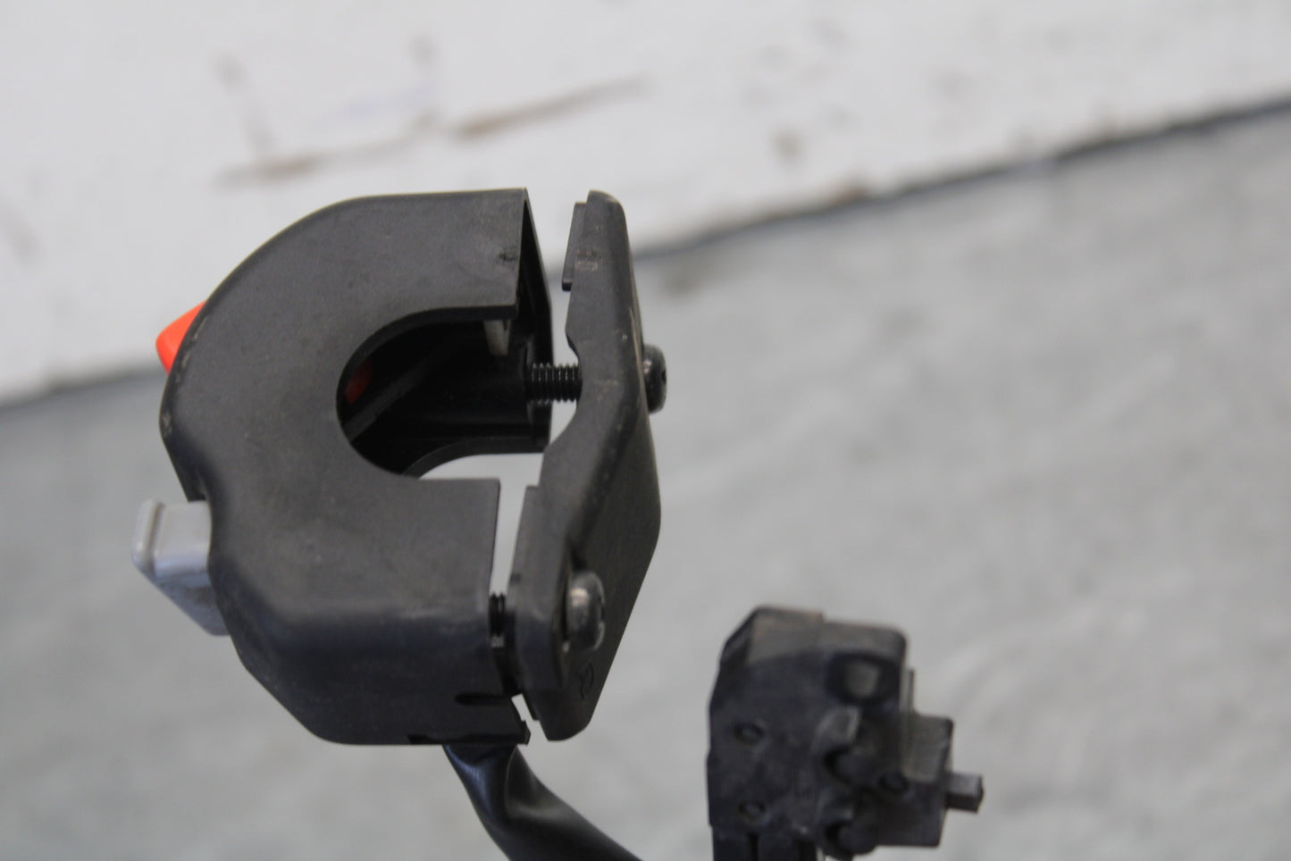 13-18 KAWASAKI NINJA ZX6R RIGHT CLIP ON HANDLE KILL OFF START SWITCHES  BB682