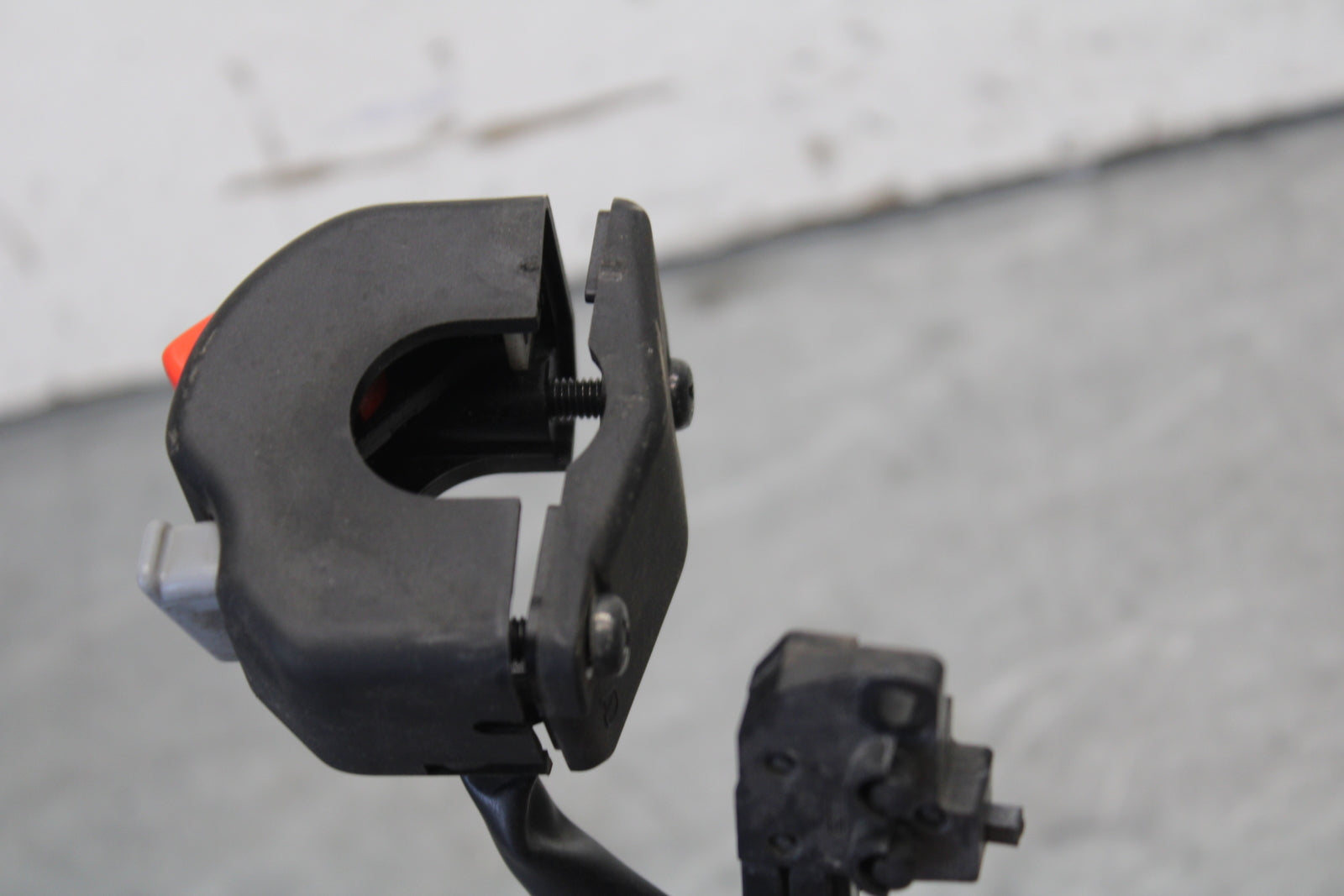 13-18 KAWASAKI NINJA ZX6R RIGHT CLIP ON HANDLE KILL OFF START SWITCHES  BB682