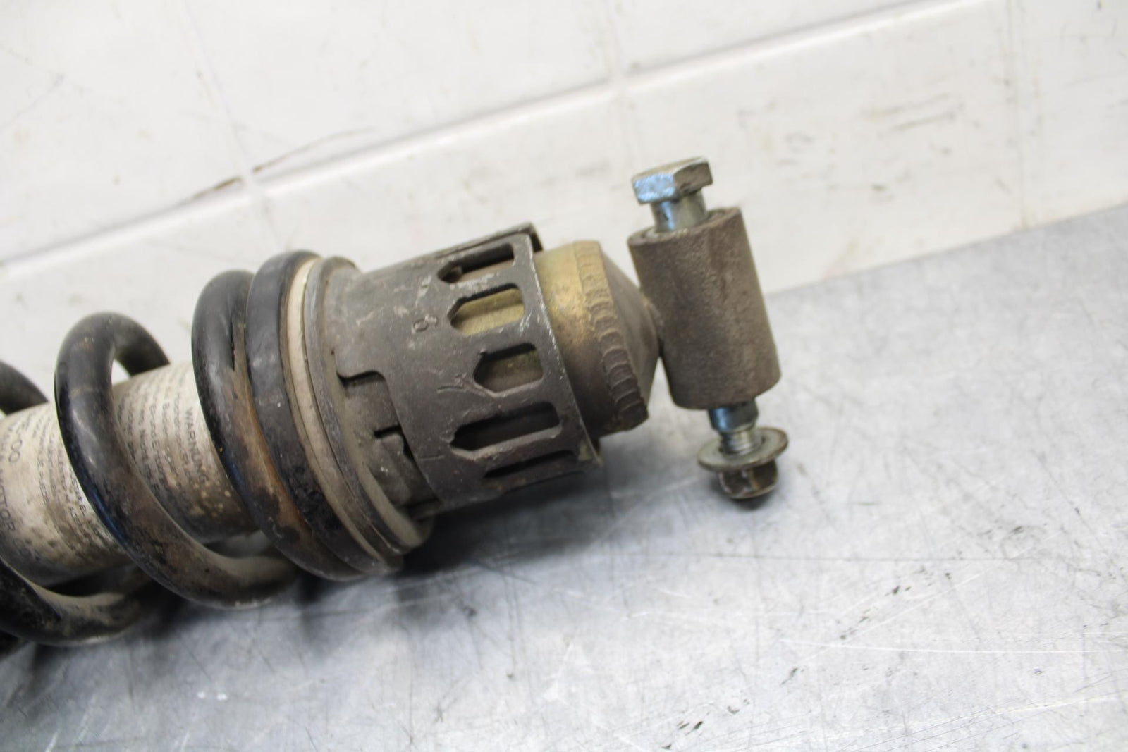 89-90 YAMAHA FZR600 REAR  SHOCK ABSORBER SUSPENSION 3HE-22210-10-00 BB76