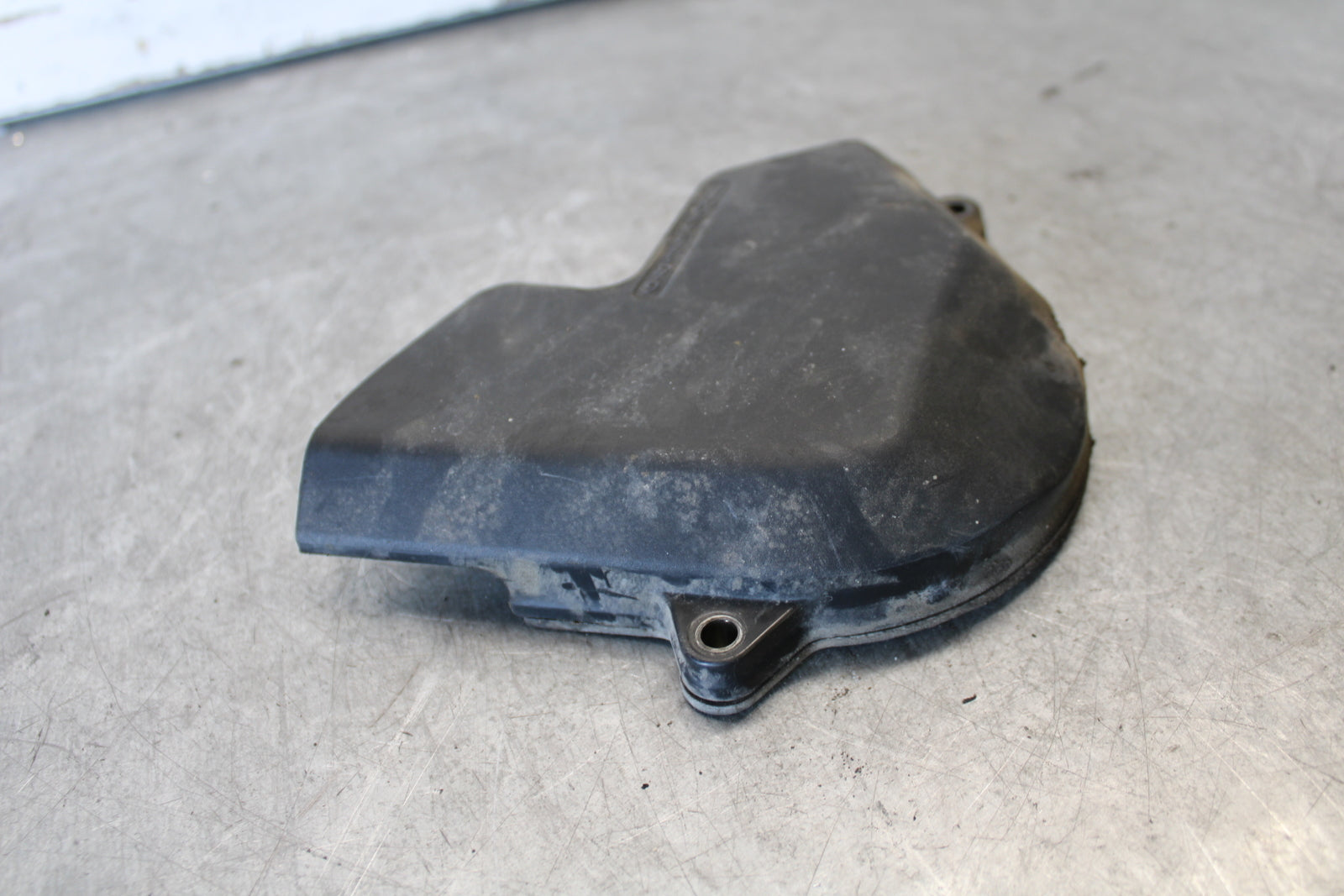 03-04 HONDA CBR600RR ENGINE SPROCKET COVER 11350-MEE-670 BB661