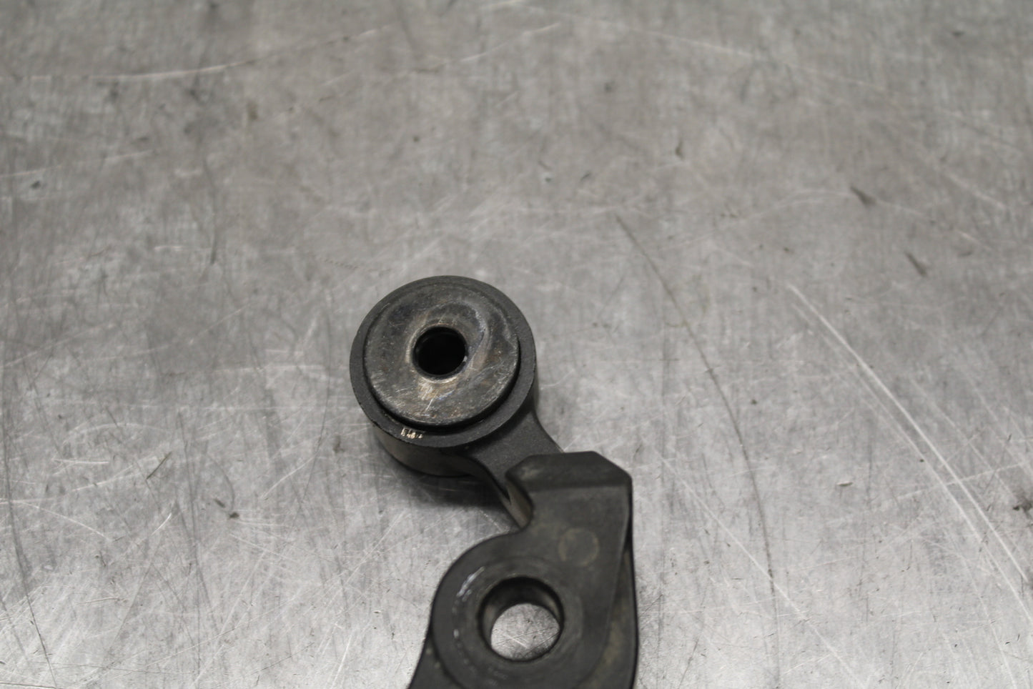 08-16 YAMAHA YZF R6 RIGHT REARSET REAR SET DRIVER FOOT PEG BRACKET MOUNT BB131
