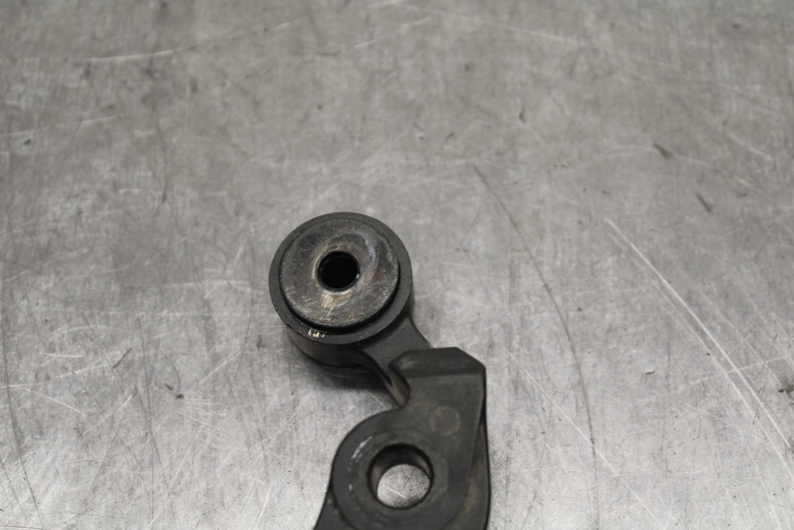 08-16 YAMAHA YZF R6 RIGHT REARSET REAR SET DRIVER FOOT PEG BRACKET MOUNT BB131