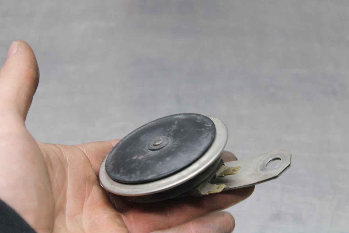 05-06 SUZUKI GSXR1000 HORN SIGNAL BB773
