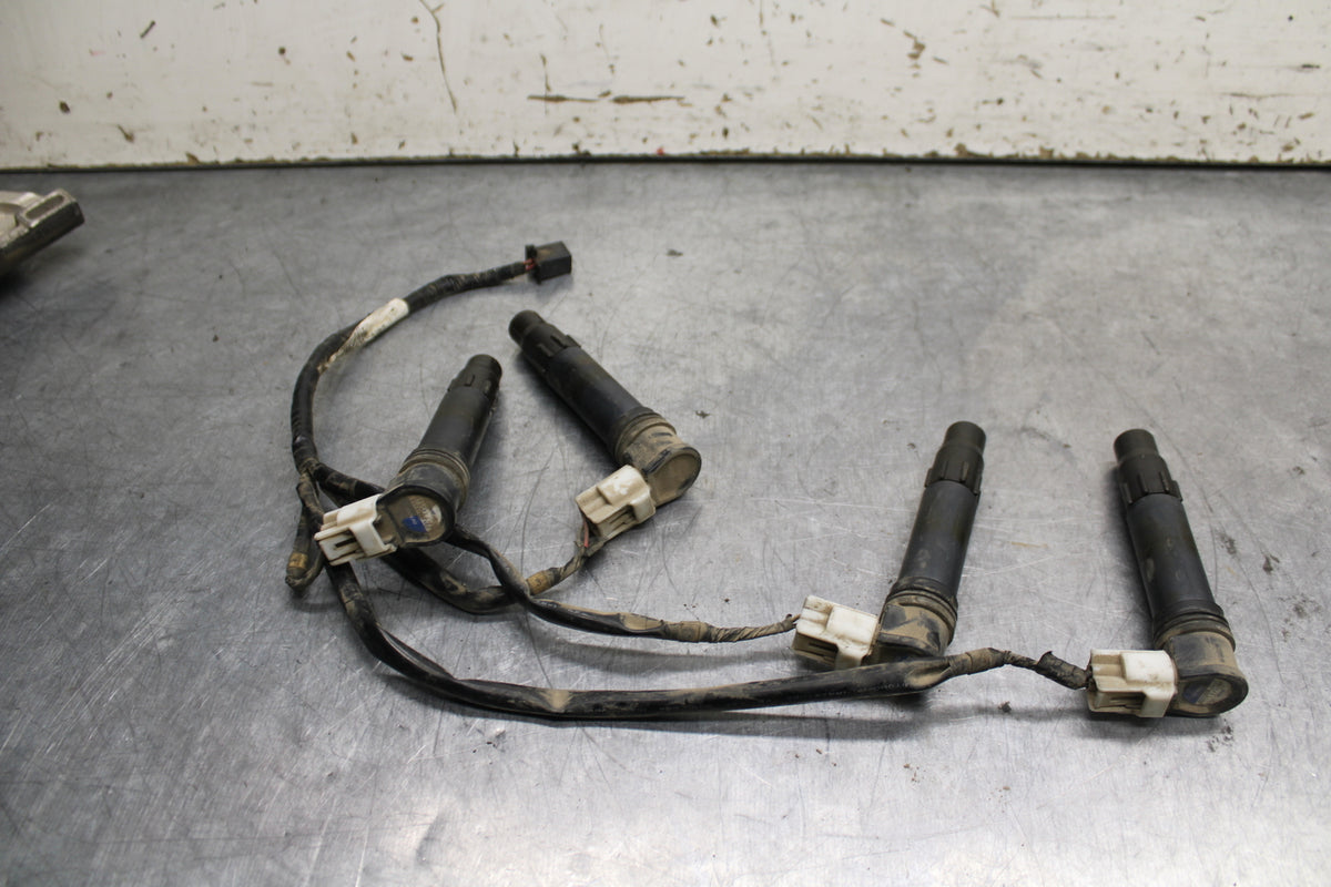 05-06 HONDA CBR600RR IGNITION COILS COIL SPARK PLUG CAPS BB739