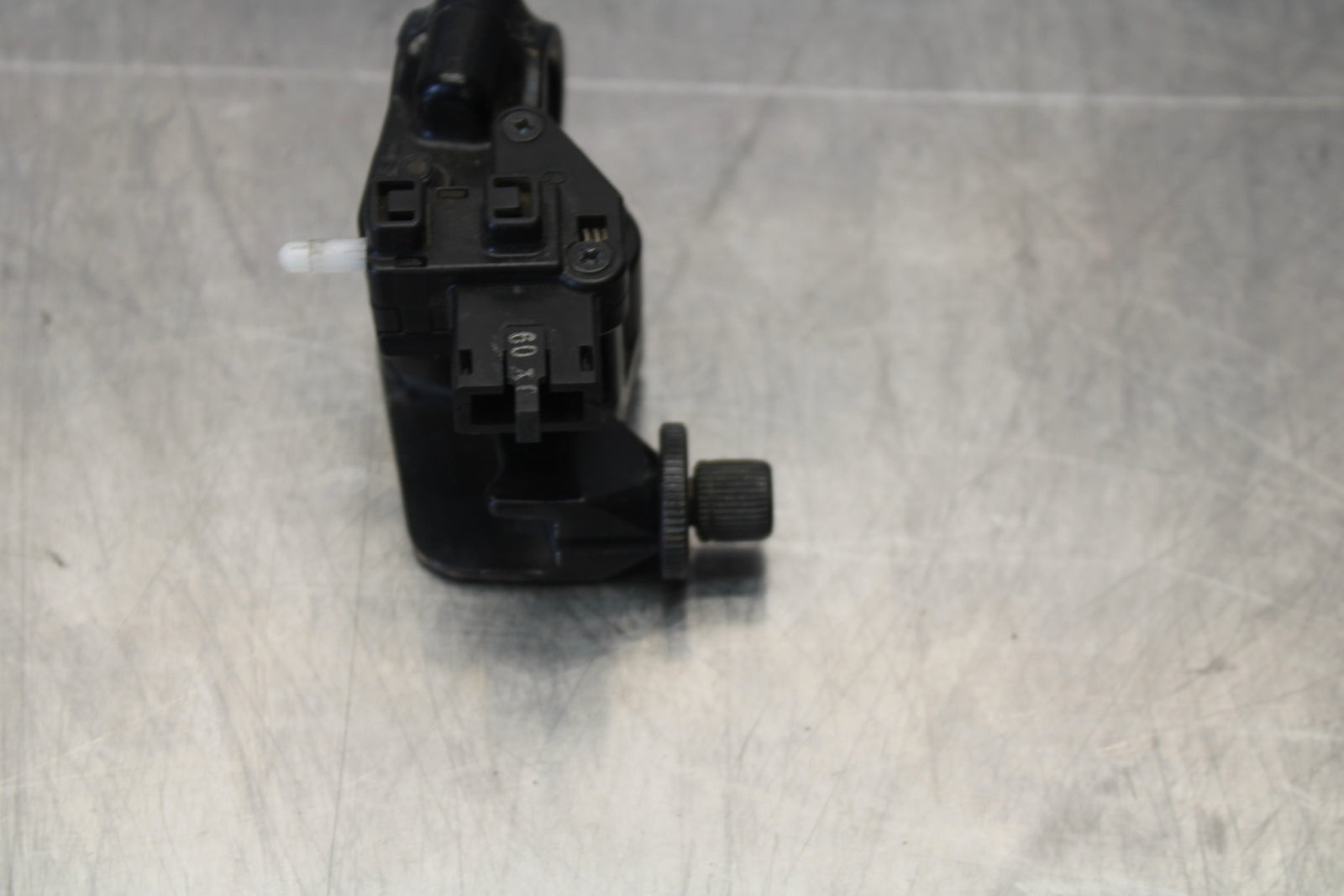 21 KAWASAKI NINJA ZX6R CLUTCH LEVER PERCH MOUNT BRACKET BB647