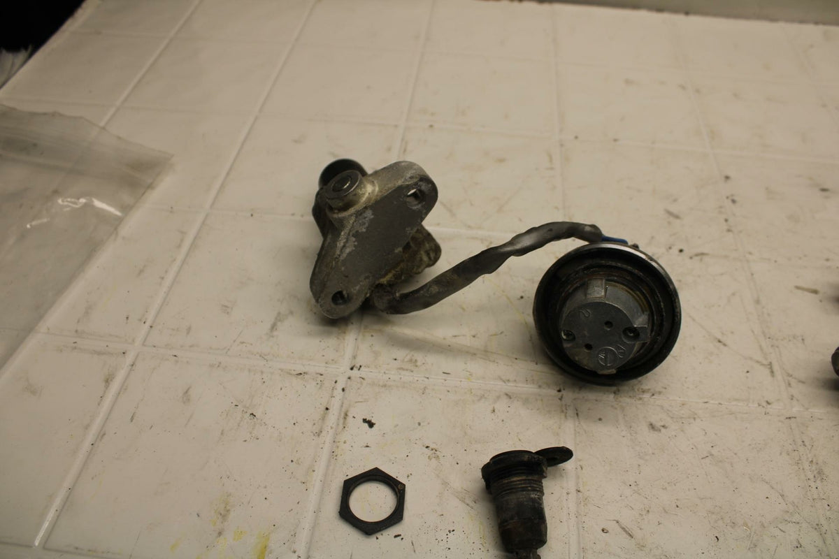 07-08 YAMAHA V STAR 1100 IGNITION LOCK KEY SET W/ GAS CAP AND SEAT LOCK BB404