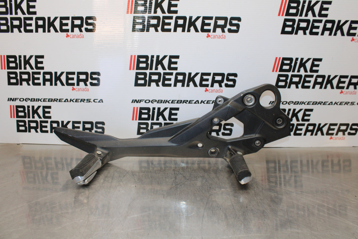 09-15 YAMAHA FZ6R RIGHT REARSET REAR SET DRIVER FOOT PEG REST STOP BB161