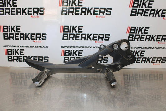 09-15 YAMAHA FZ6R RIGHT REARSET REAR SET DRIVER FOOT PEG REST STOP BB161