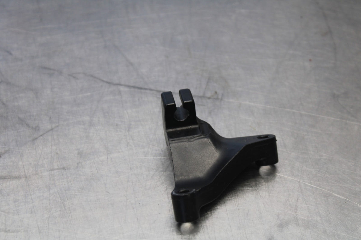 20-22 KAWASAKI NINJA ZX6R CLUTCH CABLE HOLDER MOUNT STAY BRACKET  BB884