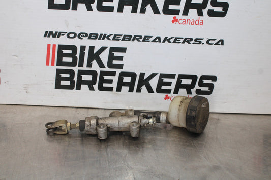 03 KAWASAKI VULCAN 1600 REAR BACK BRAKE MASTER CYLINDER W RESERVOIR BB865