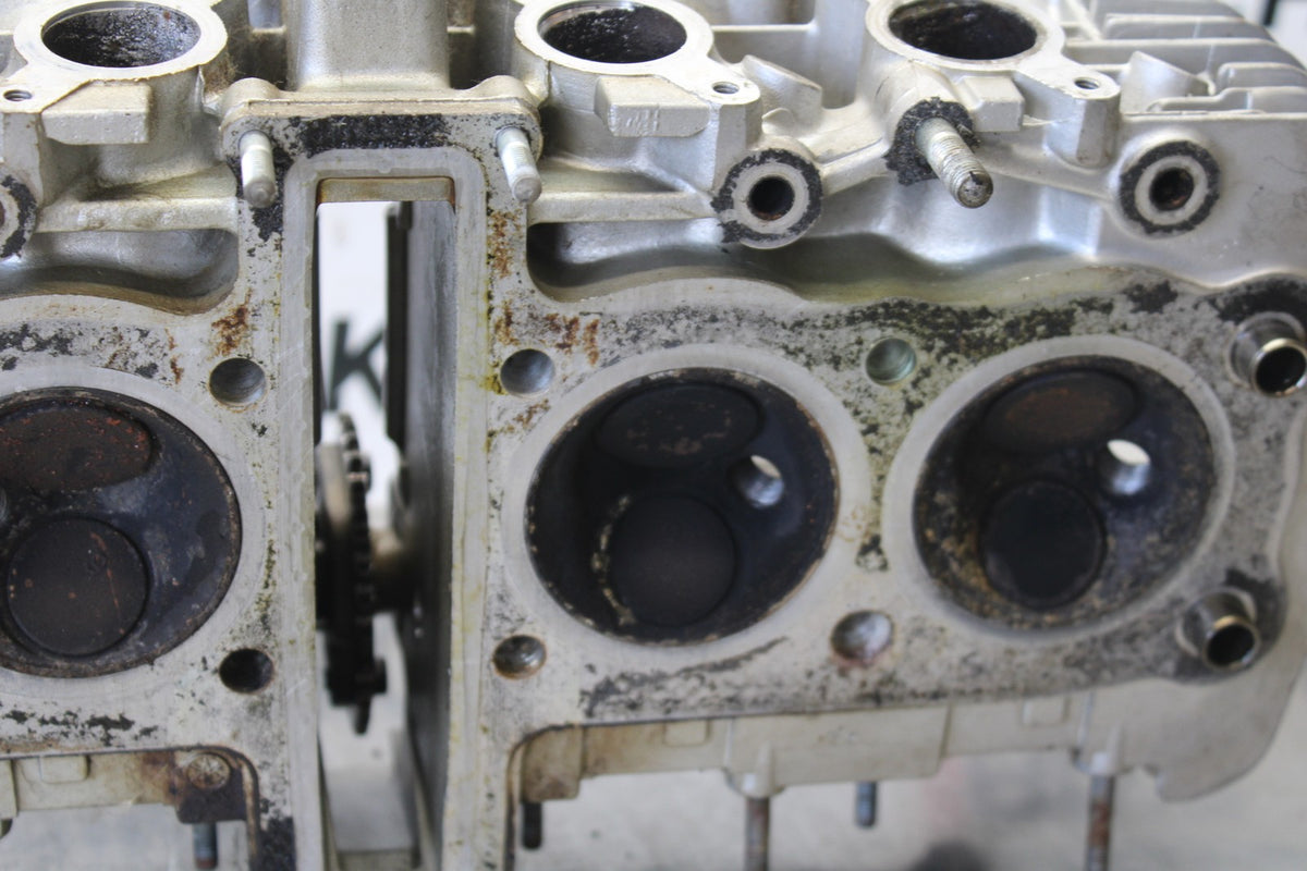 81 YAMAHA MAXIM 550 XJ550 ENGINE TOP END CYLINDER HEAD BB866