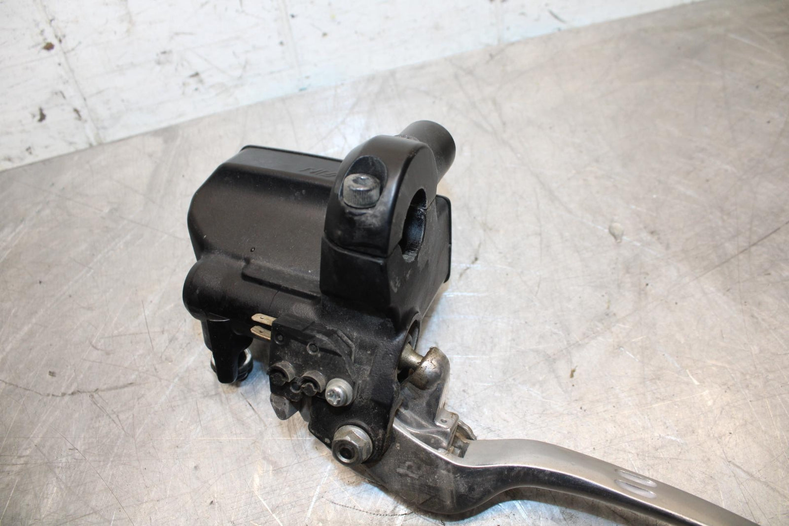 11-14 KAWASAKI VERSYS 650 LE 650C FRONT BRAKE MASTER CYLINDER w/ LEVER BB498