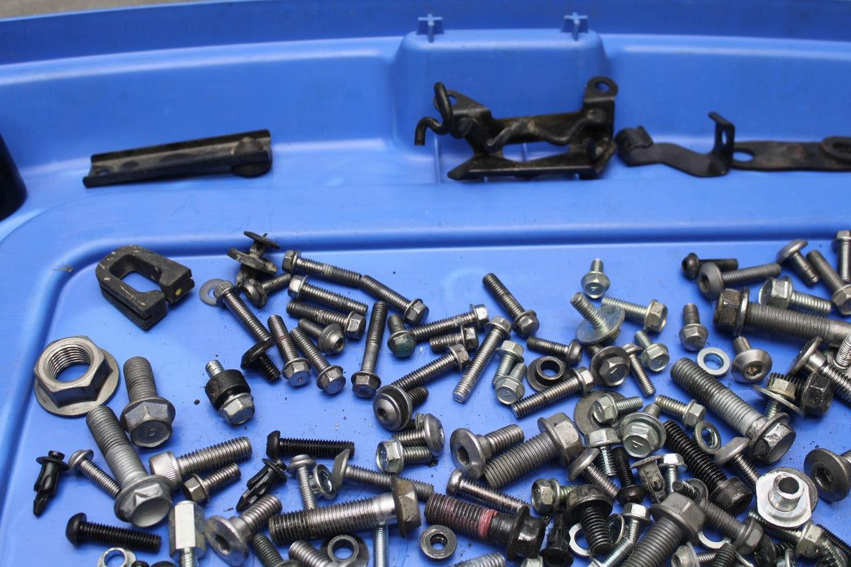 24 KAWASAKI NINJA 500 ABS MOUNTING BOLTS HARDWARE MOTOR SCREWS BB818