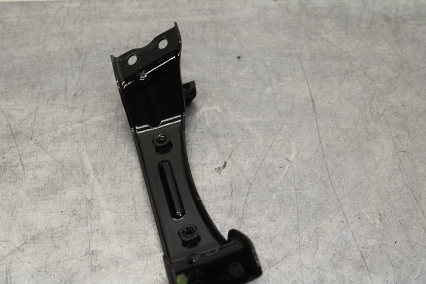 20 KAWASAKI Z400 ER400 ABS GAS TANK FUEL CELL RESERVOIR BRACKET MOUNT BB586