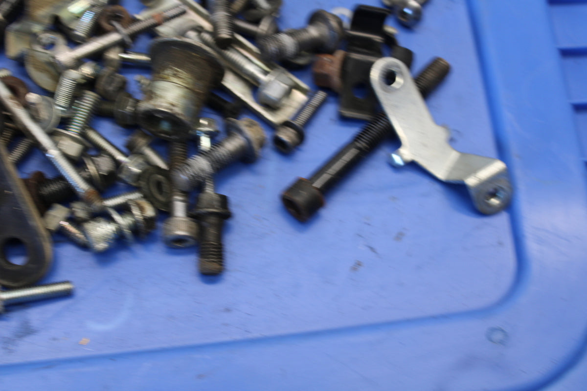 09-15 YAMAHA FZ6R ENGINE MOUNTING BOLTS HARDWARE MOTOR SCREWS BB686