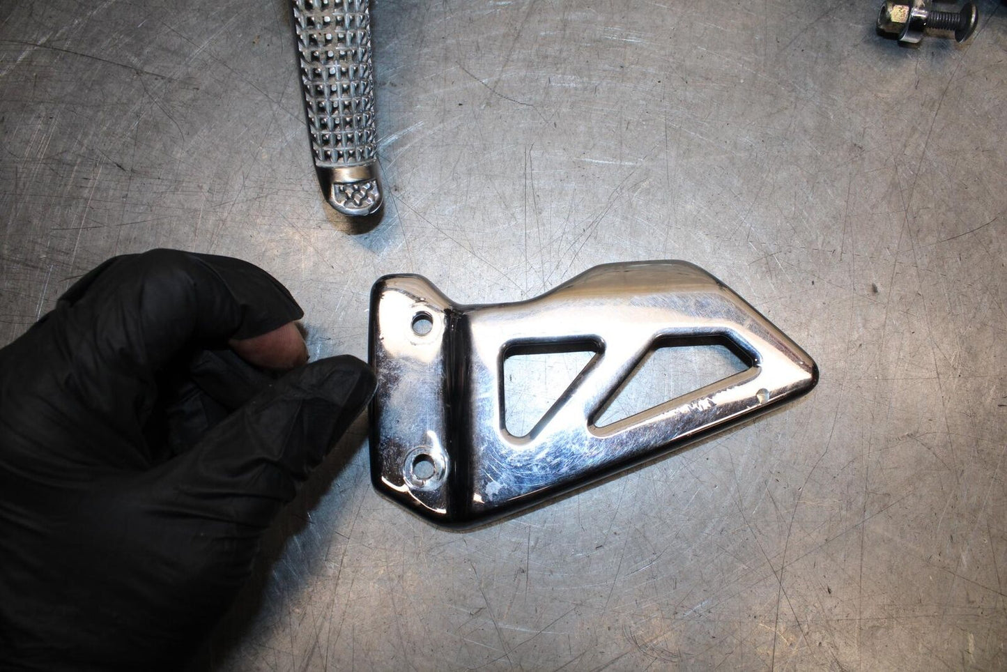 2001 Suzuki GSXR750 CHROME FRONT FOOT RESTS PEGS STEPS SET PAIR BB553