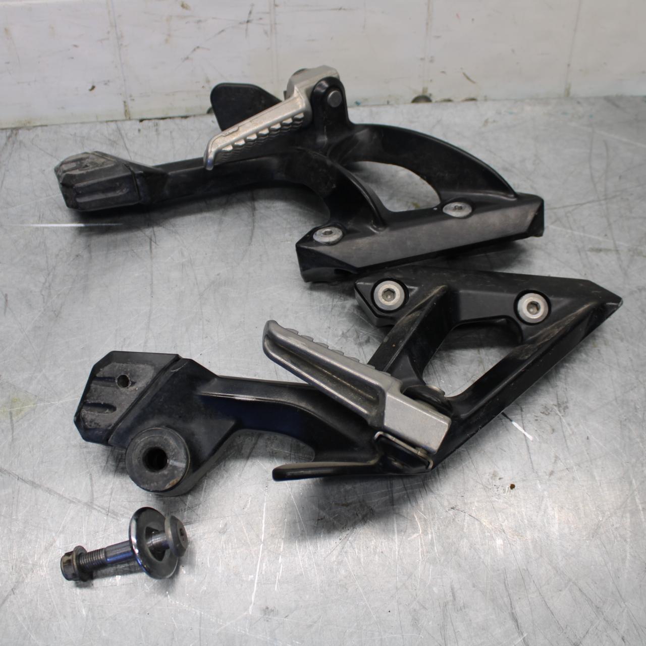 07-08 KAWASAKI CONCOURS 1400 ABS REAR BACK PASSENGER PEG SET PAIR BB449