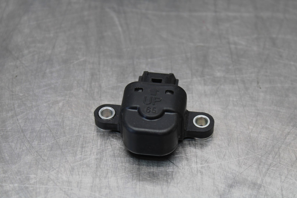 21-23 KAWASAKI NINJA ZX6R TIP OVER BANK ANGLE CRASH SENSOR SWITCH  BB179
