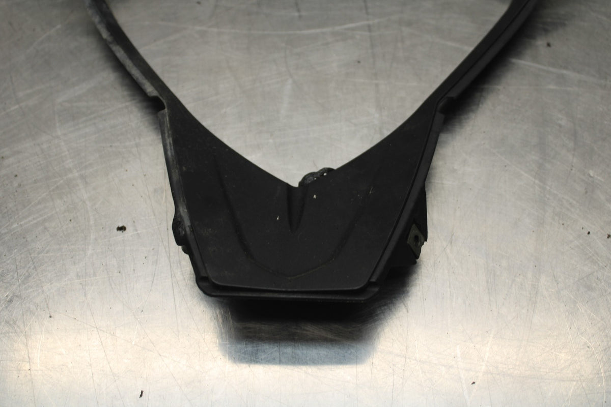 05 YAMAHA YZF R6 FRONT LOWER INNER EXHAUST V FAIRING COWL GUARD BB858