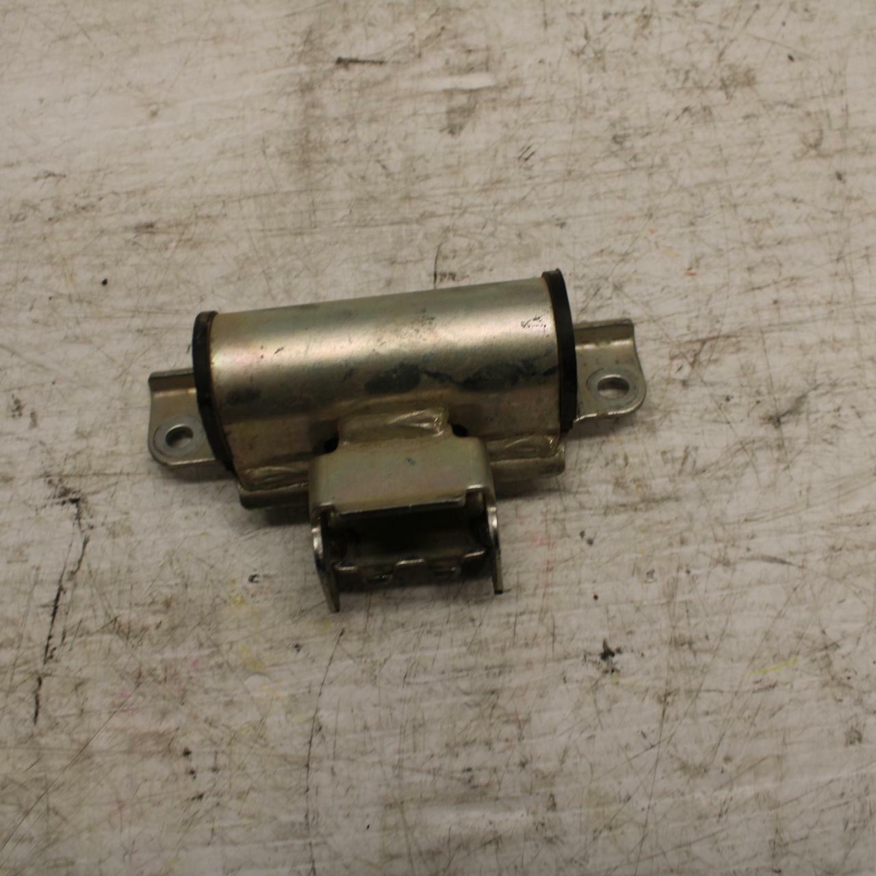 09 YAMAHA FZ6 GAS TANK FUEL CELL PETROL RESERVOIR BRACKET MOUNT BB295