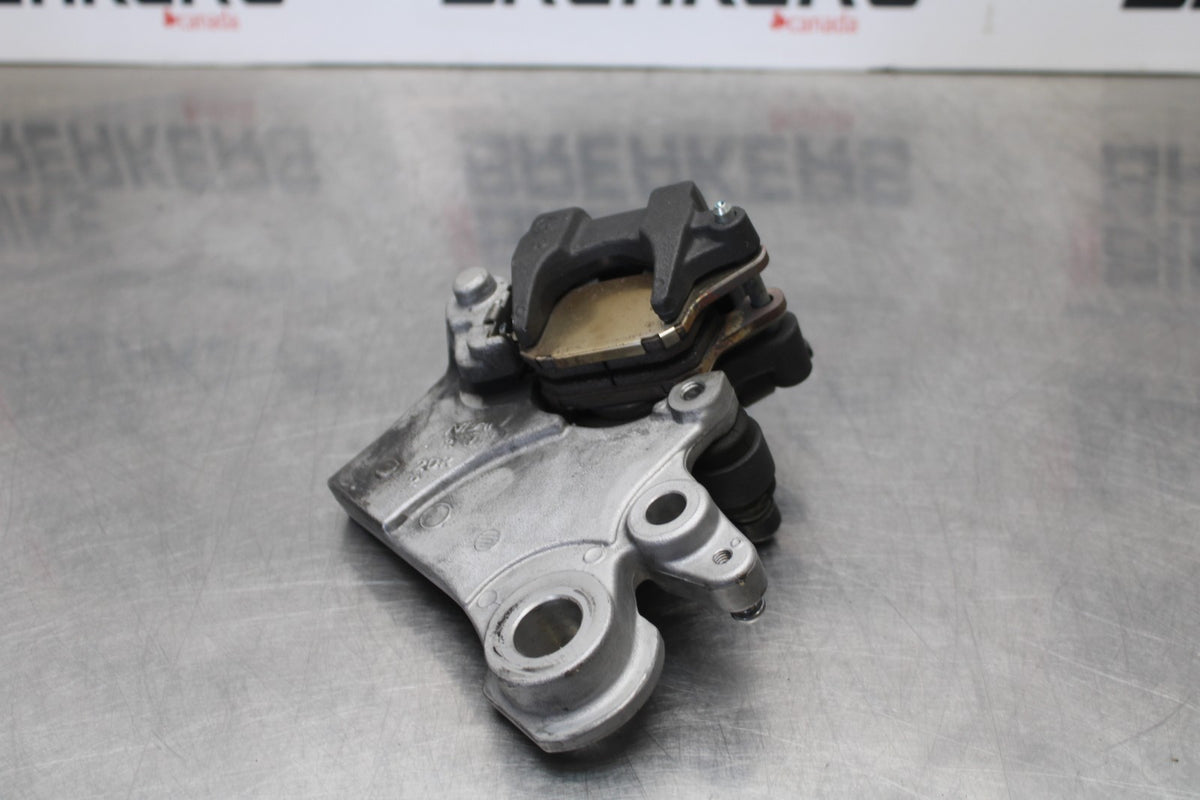 23-24 YAMAHA MT-07 REAR BACK BRAKE CALIPER W MOUNT BRACKET BB194