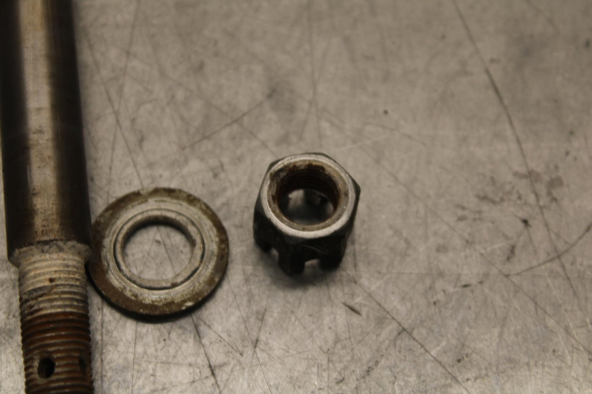 75 SUZUKI GT 550 FRONT WHEEL RIM AXLE PIVOT BOLT BB67