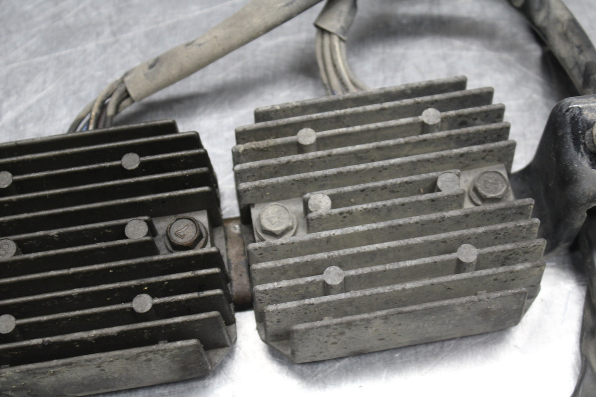 04 KAWASAKI VULCAN 1500 RECTIFIER VOLTAGE REGULATOR SET PAIR BB762