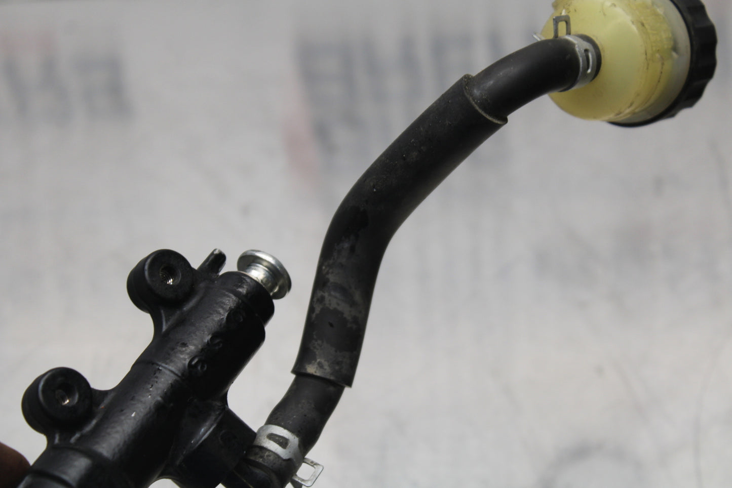 11 SUZUKI GSXR1000 REAR BACK BRAKE MASTER CYLINDER W RESERVOIR BB142