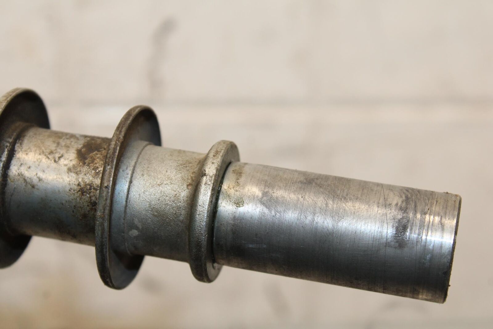 2004 Suzuki Intruder 1500 VL1500 FRONT WHEEL RIM AXLE PIVOT BOLT BB573