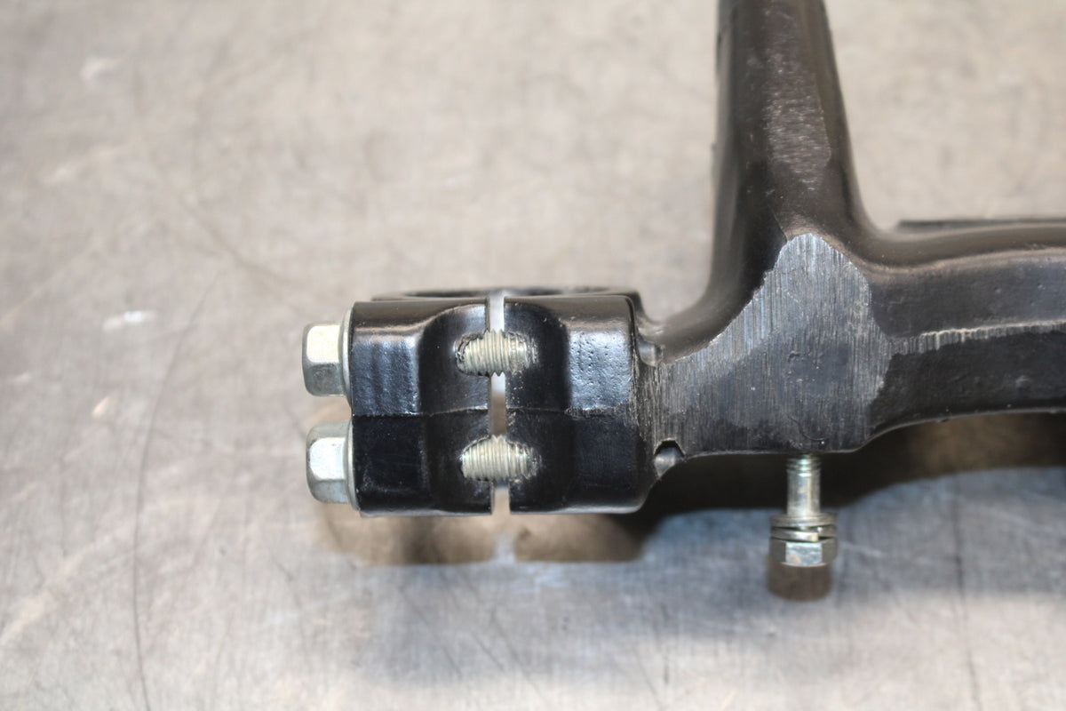 82-83 YAMAHA IT175 FORKS UPPER TRIPLE TREE CLAMP BB108