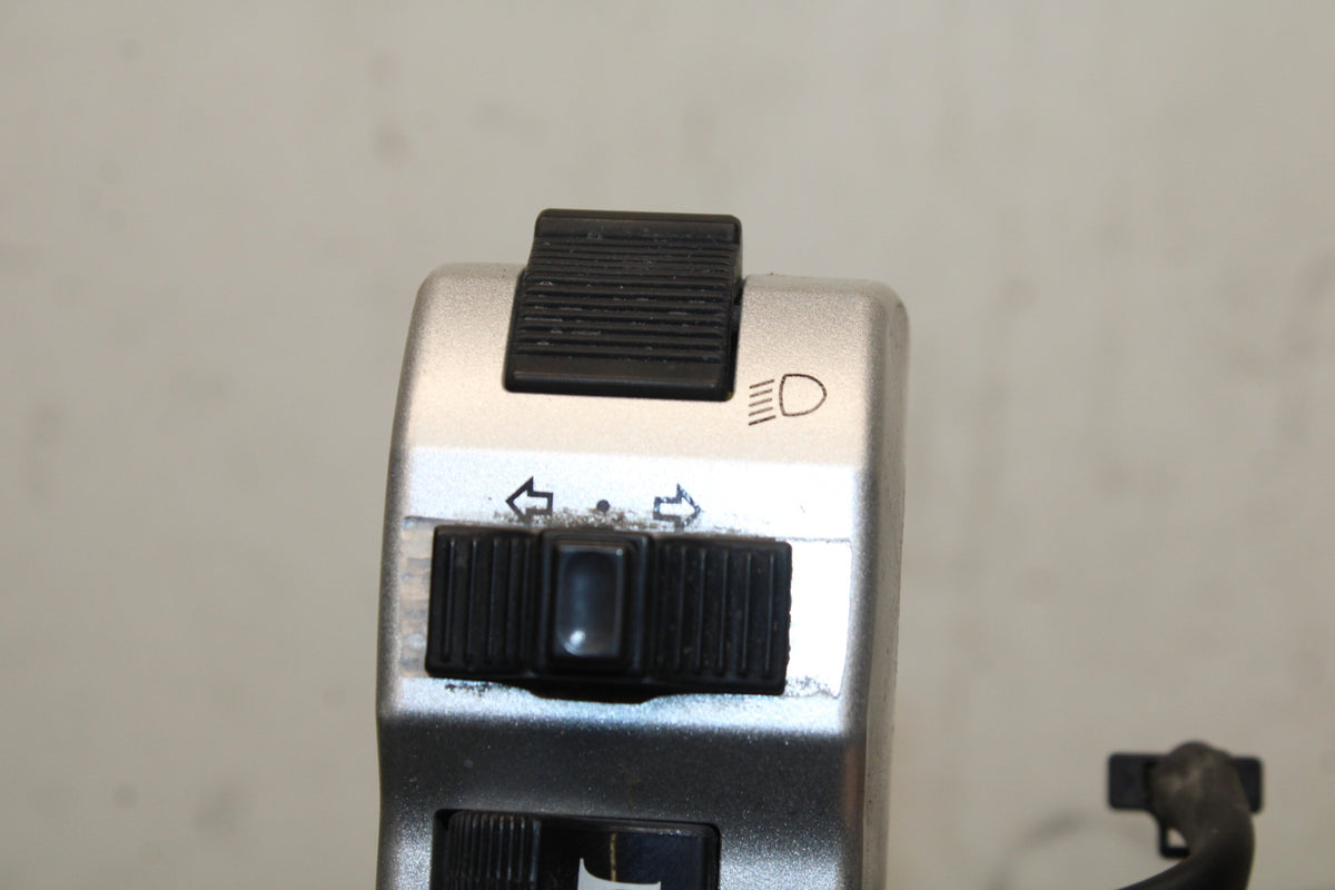 04 SUZUKI INTRUDER 800 LEFT HANDLE HORN SIGNALS SWITCH SWITCHES BB758