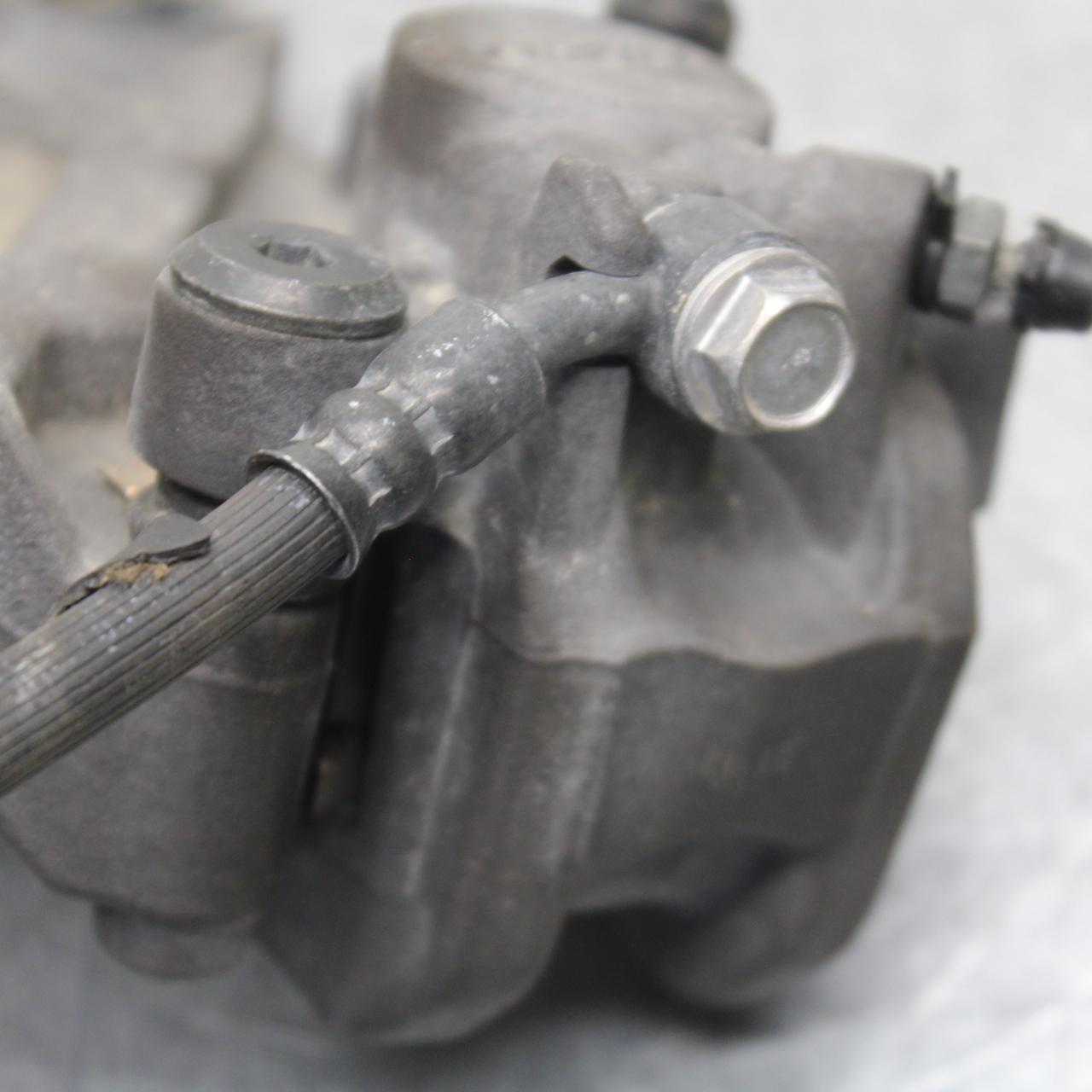 21 KAWASAKI NINJA ZX6R REAR BACK BRAKE CALIPER W MOUNT BRACKET  BB647