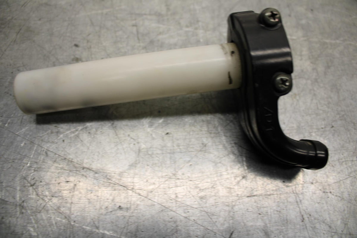 98-99 YAMAHA YZF R1 THROTTLE CABLE LINE HOUSING GUIDE 3XW-26281-01-00 BB74
