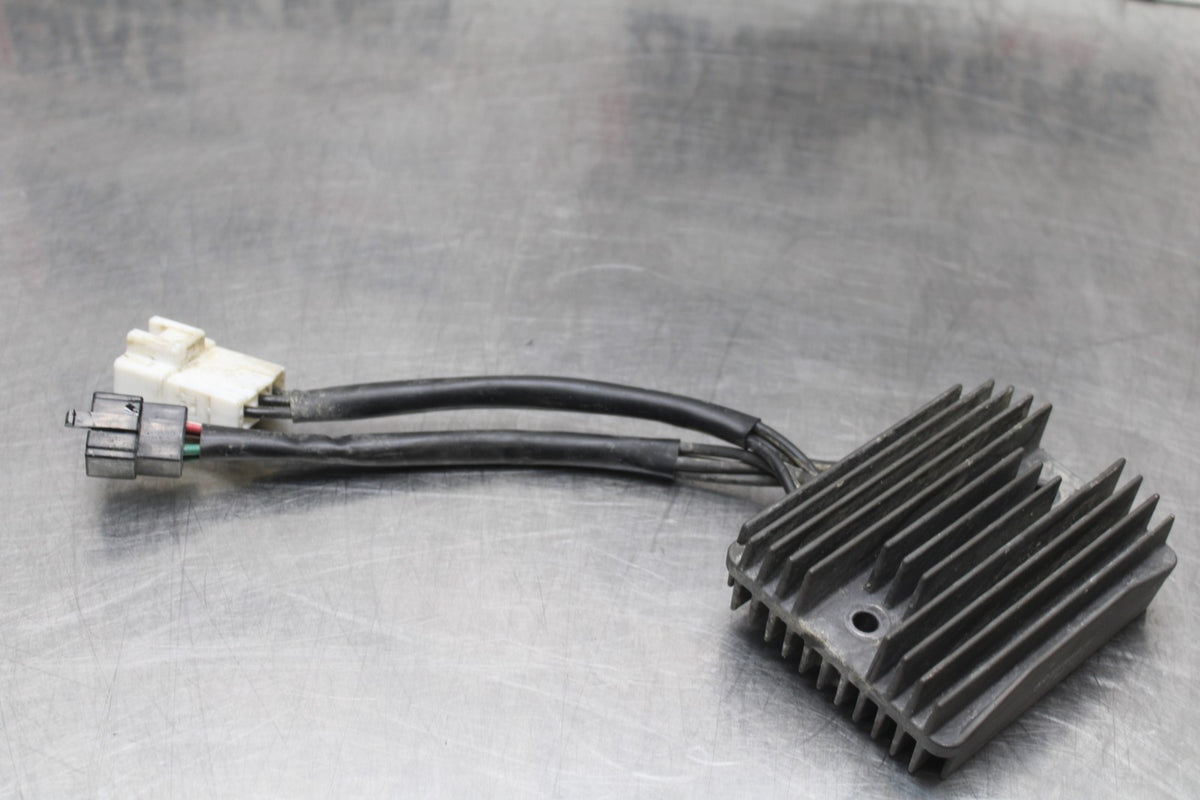 19 MOTO GUZZI V7 III RECTIFIER VOLTAGE REGULATOR BB831