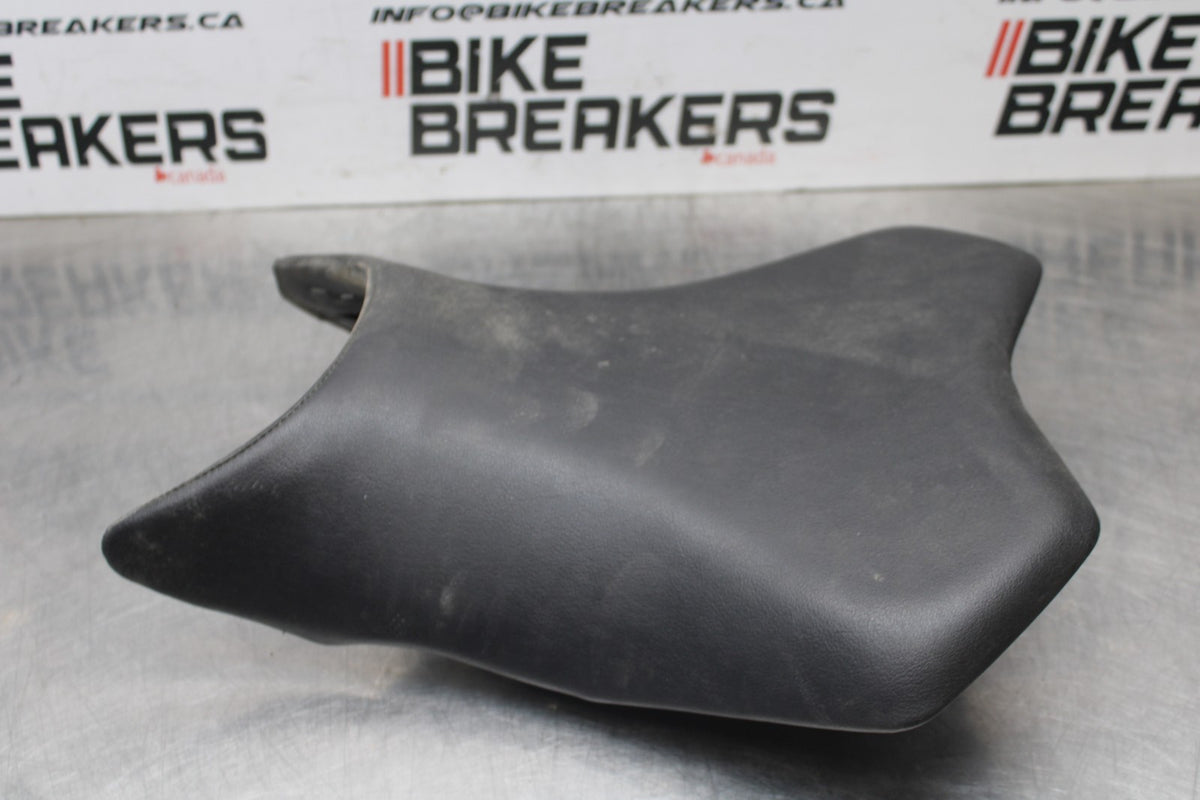 24 KAWASAKI NINJA 500 ABS FRONT DRIVERS SEAT PAD SADDLE PILLION BB818