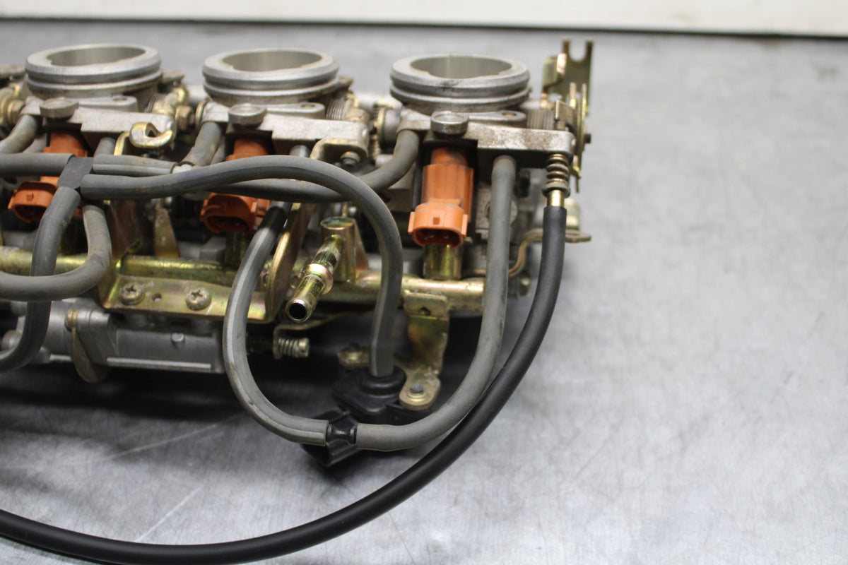 03-05 YAMAHA YZF R6  MAIN FUEL INJECTORS / THROTTLE BODIES BB751