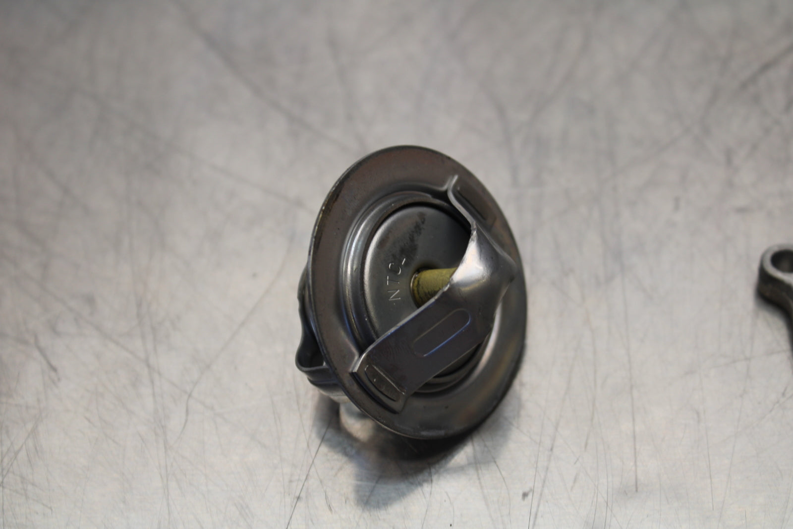 13-18 KAWASAKI NINJA ZX6R THERMOSTAT W HOUSING ASSEMBLY BB143