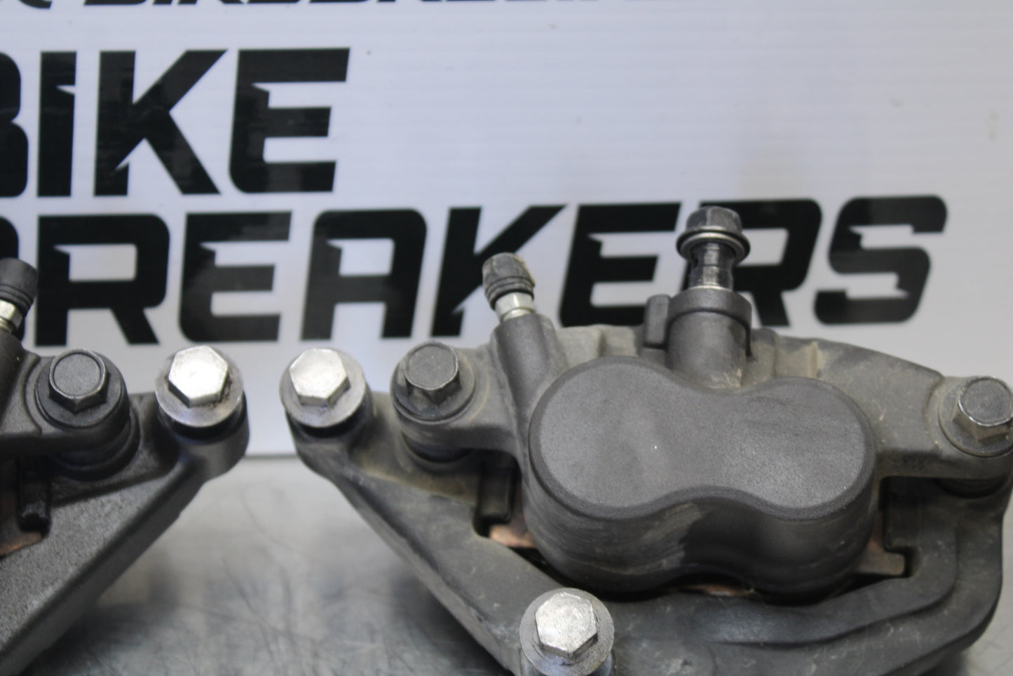 09-15 YAMAHA FZ6R RIGHT LEFT FRONT BRAKE CALIPER SET PAIR CALIPERS BB161