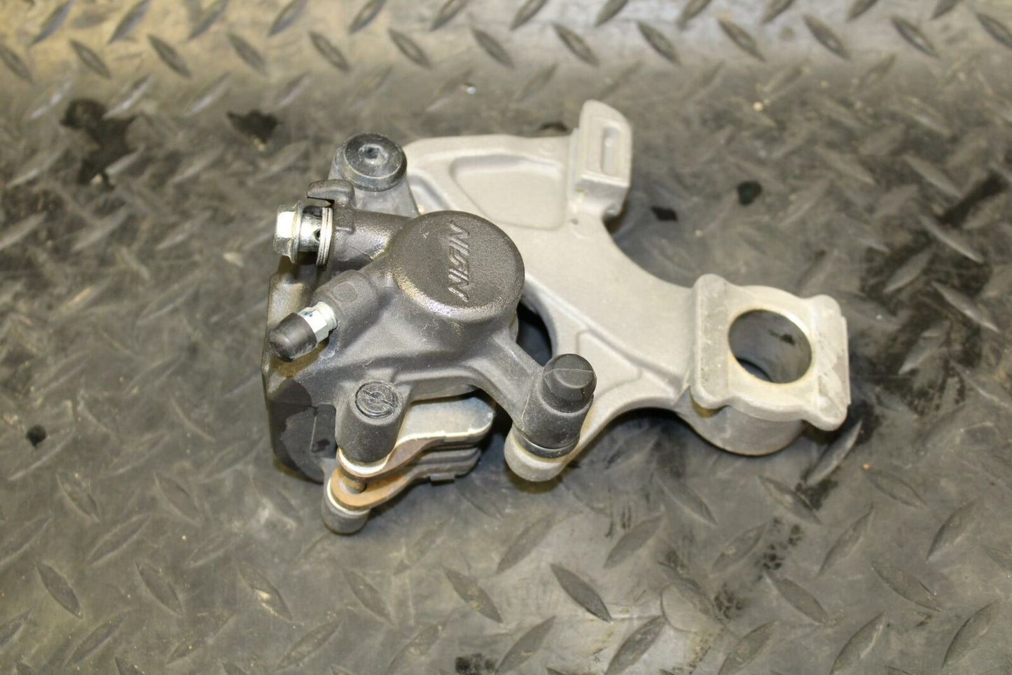 11-17 SUZUKI GSXR750 REAR BACK BRAKE CALIPER W MOUNT BRACKET BB 182