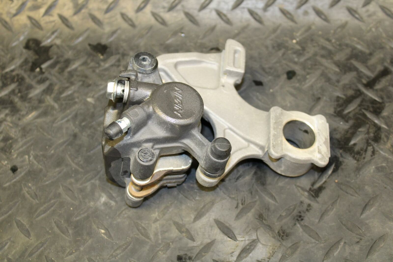 11-17 SUZUKI GSXR750 REAR BACK BRAKE CALIPER W MOUNT BRACKET BB 182